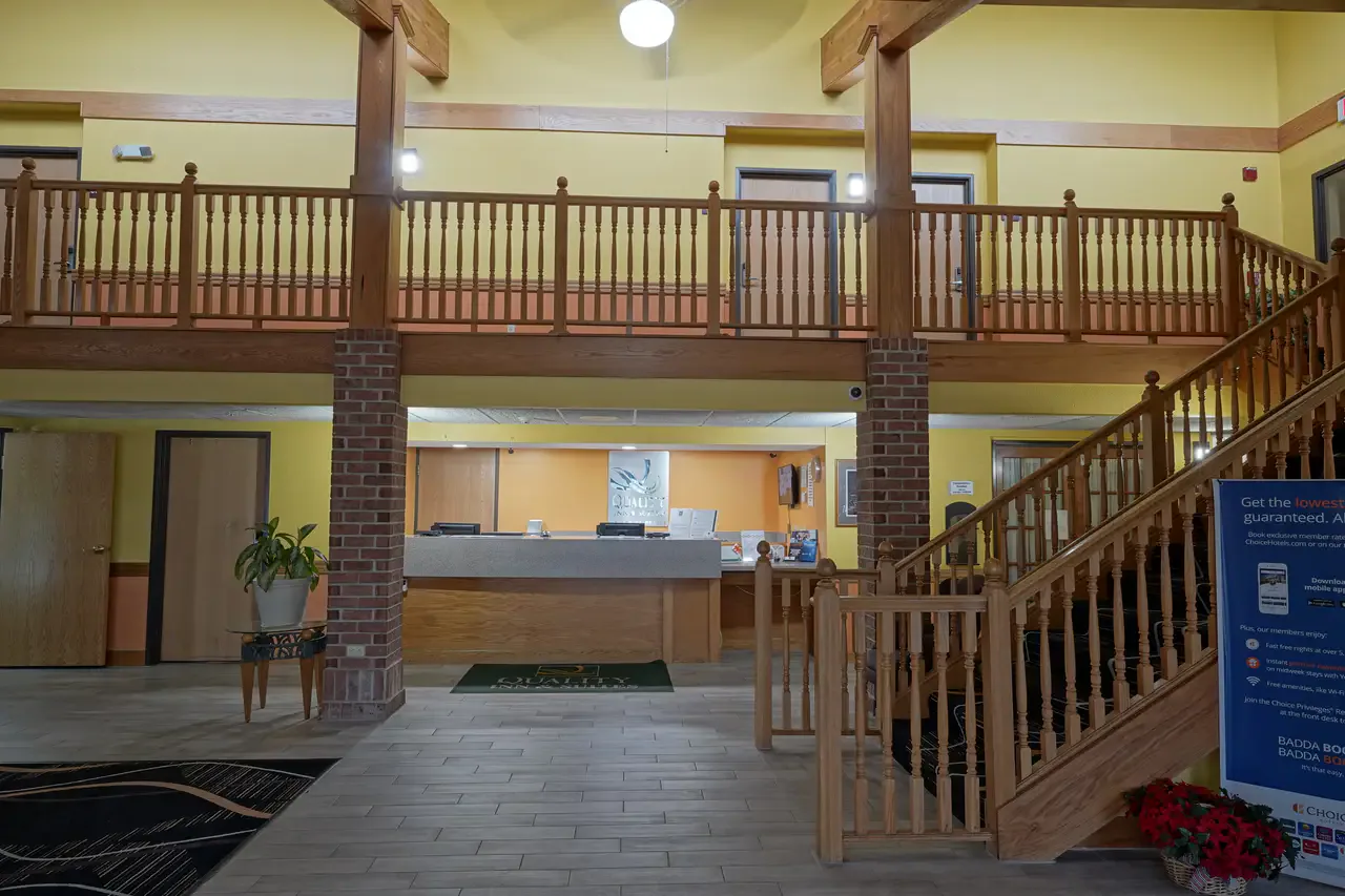 Hotel Lobby - Quality Inn & Suites Harrington - Milford